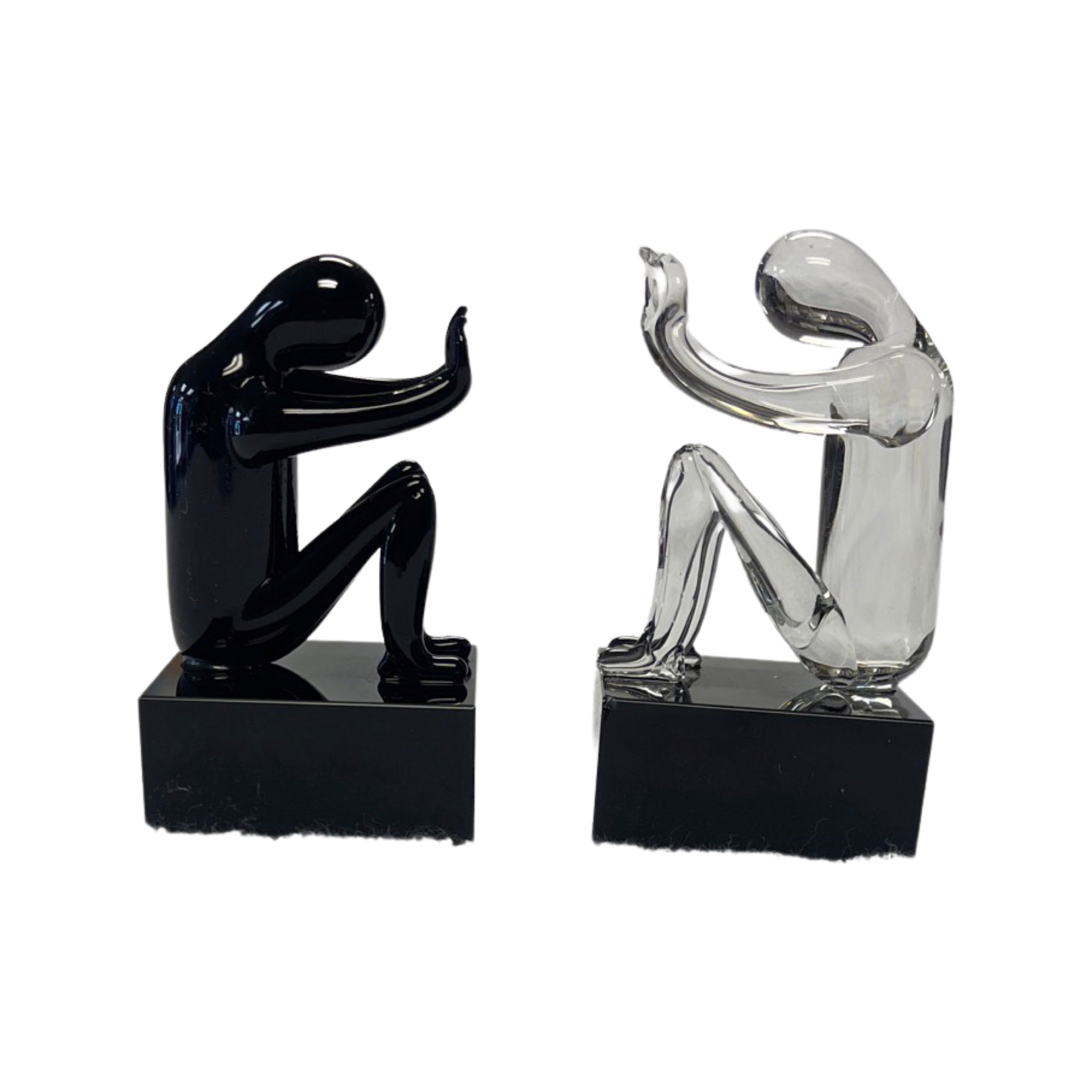 Linen Universe Black & White Glass Sculpture Set - 2" x 3" x 2"